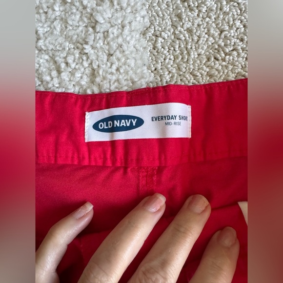 Old Navy Red Bermuda Everyday Mid Rise Shorts Size 14 - Picture 4 of 9